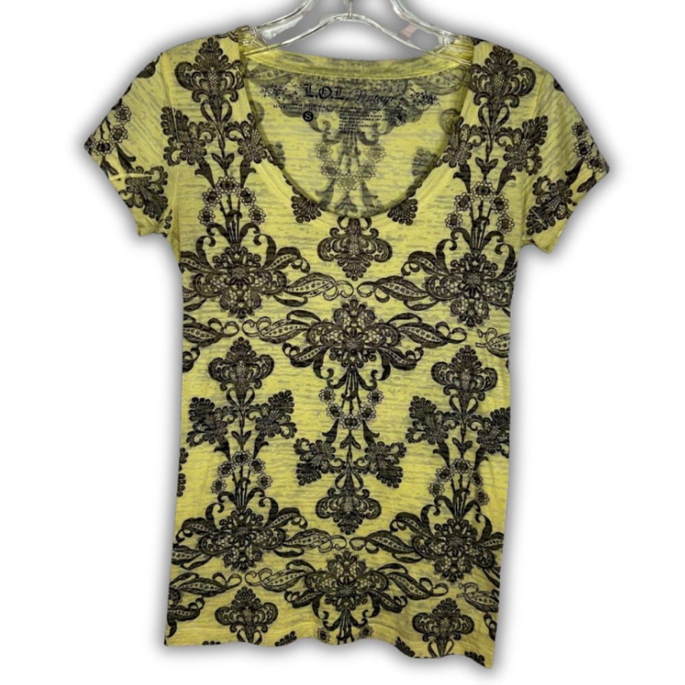 LOL Vintage Yellow Damask Print V Neck Short Sleeve T Shirt Women's Size S Y2K
